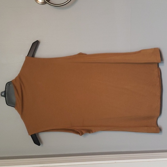 Shirt - Picture 2 of 3